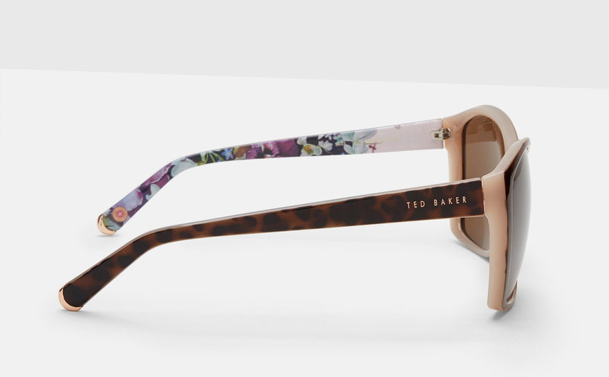 Our employees put in great efforts to make this commodity.