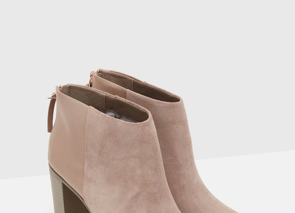 Here you can find garments of all sizes, colors, styles and fabrics.