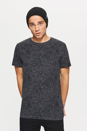 T-Shirt With All-Over Print2